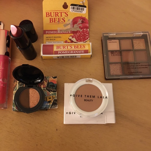 9pc Makeup Bundle Bronzer Eye Shadows Lip balm Concealer Brush Lip Oil Bag etc - Picture 6 of 12